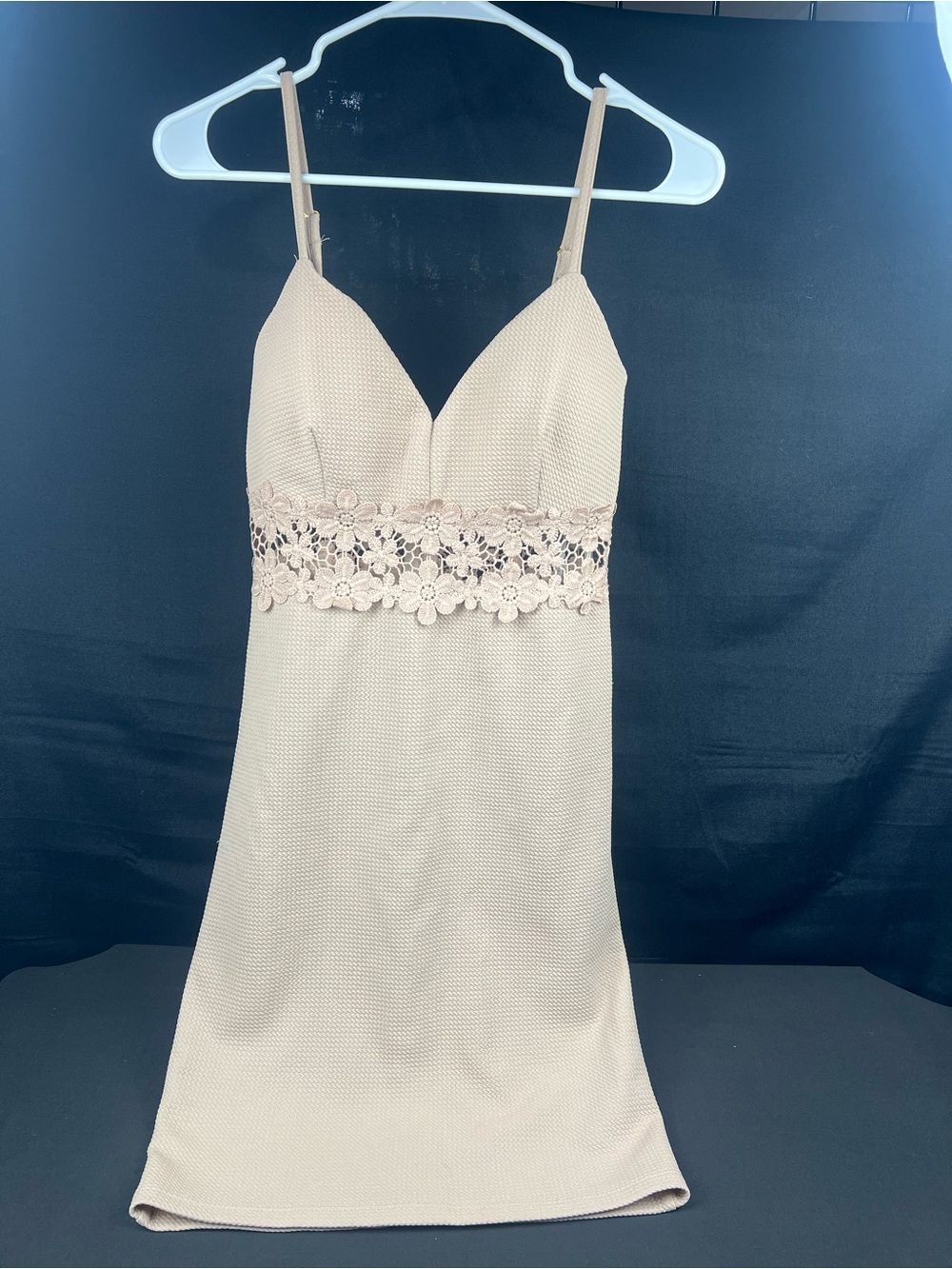 iris Blush Beige Lace-Band Midi Dress